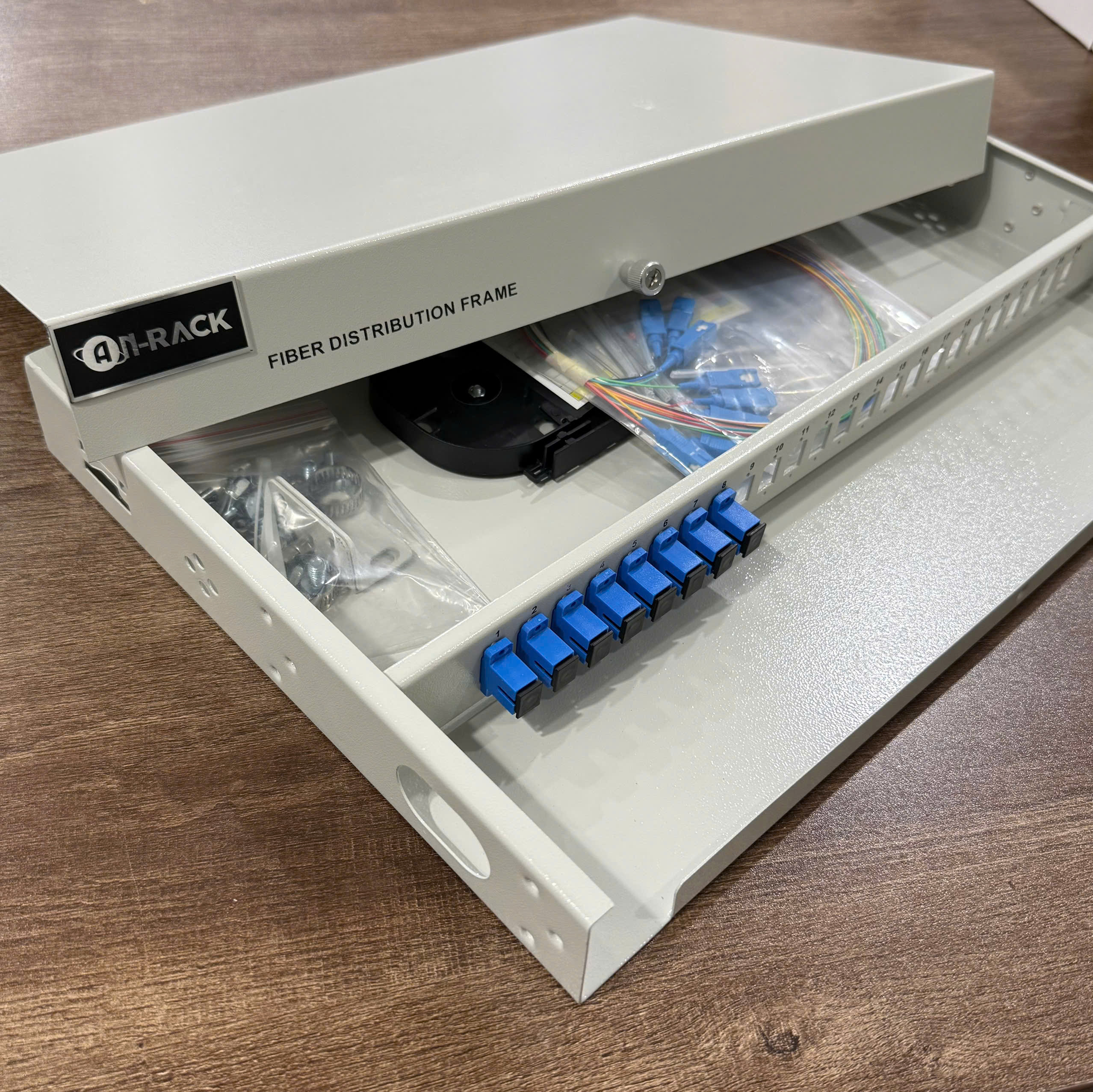 Hộp phối quang ODF 8FO bắt rack 19'' SC/UPC, mã AR-0819SUIN1, hiệu AnRack